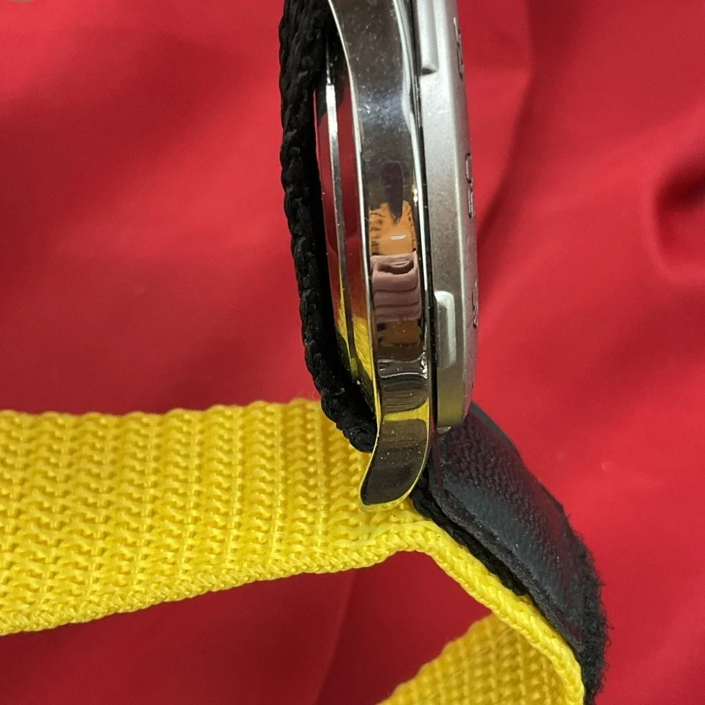 Black Yellow &‎ Silver Toned Wristwatch Luminous Hands New Battery